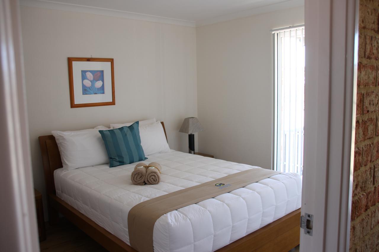 Seaspray Beach Holiday Park Dongara Room photo